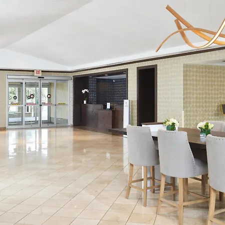 Doubletree By Hilton Dallas Market Center-2