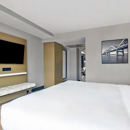 Doubletree By Hilton Davenport-3
