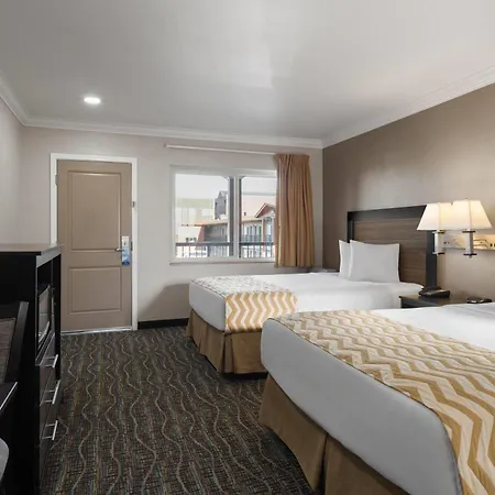 Travelodge By Wyndham Eureka-2