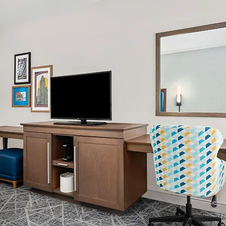 Hampton Inn Chicago North-Loyola Station, Il-2