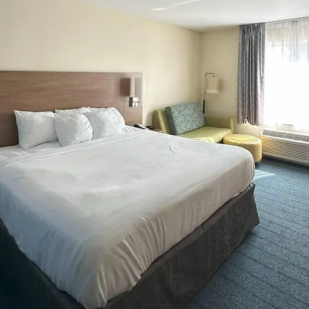 Sleep Inn & Suites Altoona North-3
