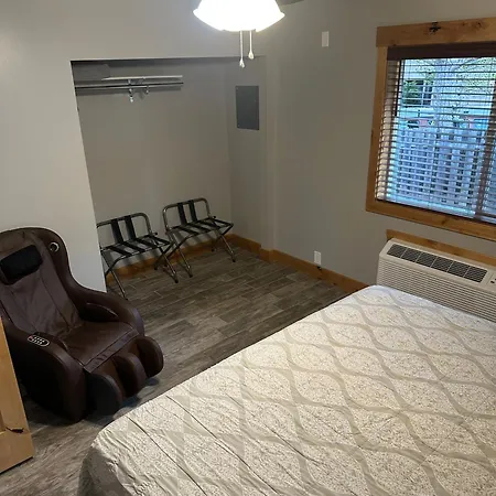 Columbine Inn (Adults Only)-3
