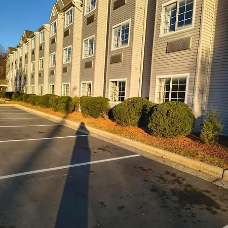 Microtel Inn By Wyndham Greensboro-3