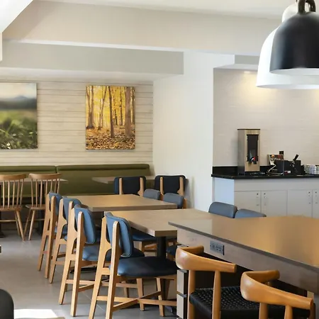 Fairfield By Marriott Inn & Suites Grand Rapids Airport-3