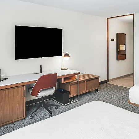 Courtyard By Marriott Columbus-3