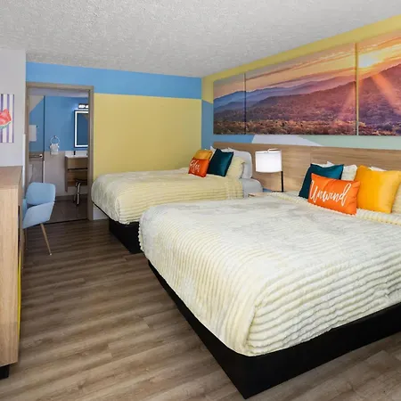 Days Inn By Wyndham Pigeon Forge South-2