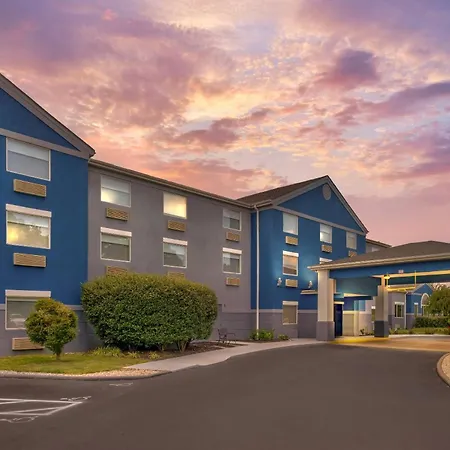 Comfort Inn & Suites Butler-3