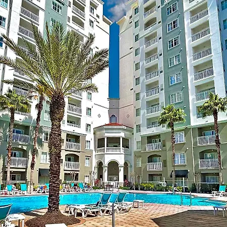 The Point Hotel & Suites Universal-3