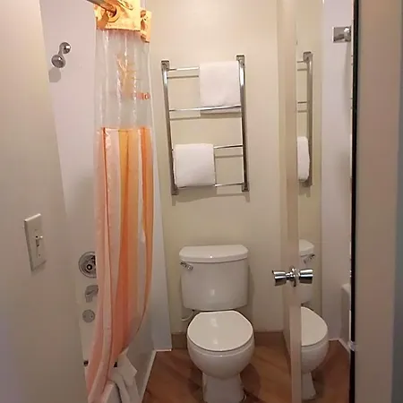 Travelodge By Wyndham Columbus State University-3