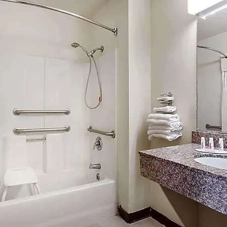 Travelodge By Wyndham Cordele-2