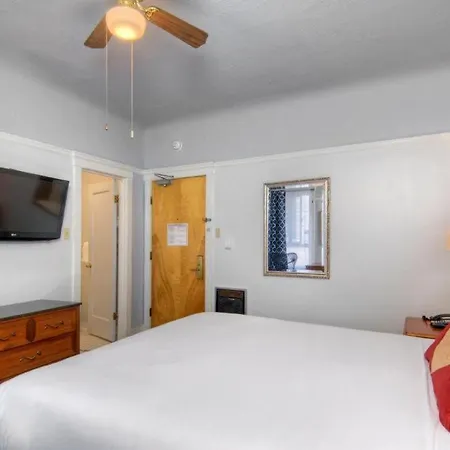 The Monarch Hotel-2