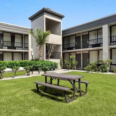 Ramada By Wyndham Cocoa-3