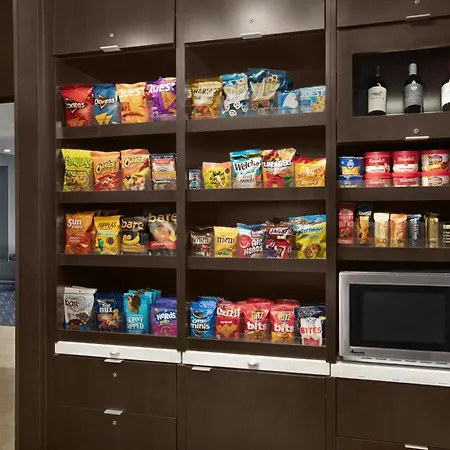 Courtyard By Marriott Bloomington-2