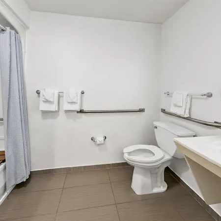 Quality Inn Fishers - Indianapolis-3
