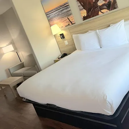 Days Inn & Suites By Wyndham Galveston West/Seawall-3