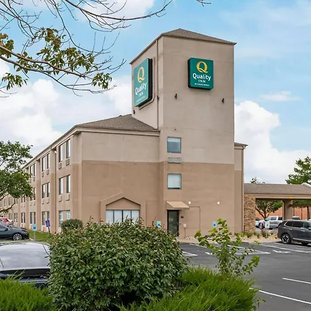 Quality Inn Kansas City International Airport-3