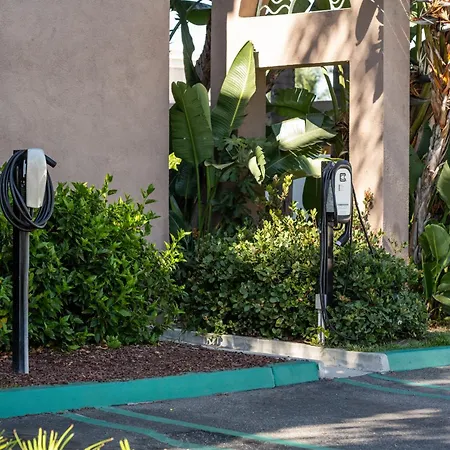 Cortona Inn And Suites Anaheim Resort-3