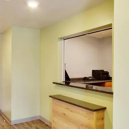 Woodspring Suites Conroe-3