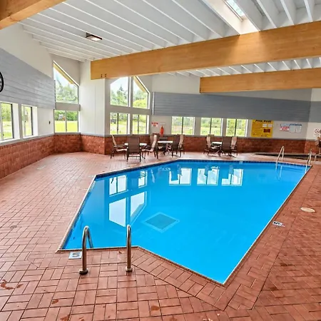 Super 8 By Wyndham Wisconsin Dells-3