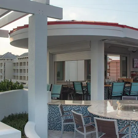Hampton Inn And Suites Clearwater Beach-3