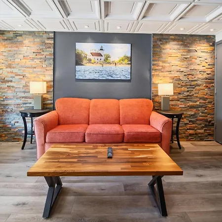 Terrace Bay Hotel - Lakefront-2