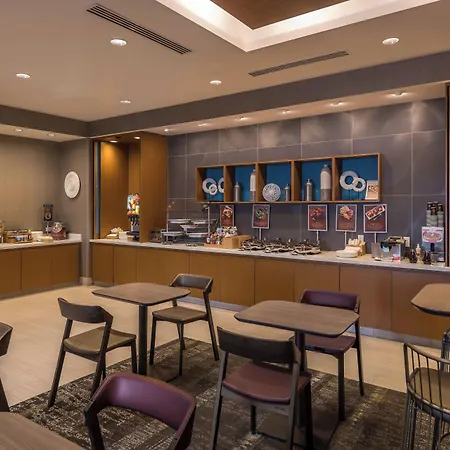 Springhill Suites By Marriott Reno-3