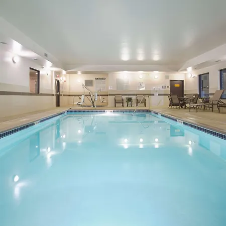 Best Western Plus Lincoln Inn & Suites-2