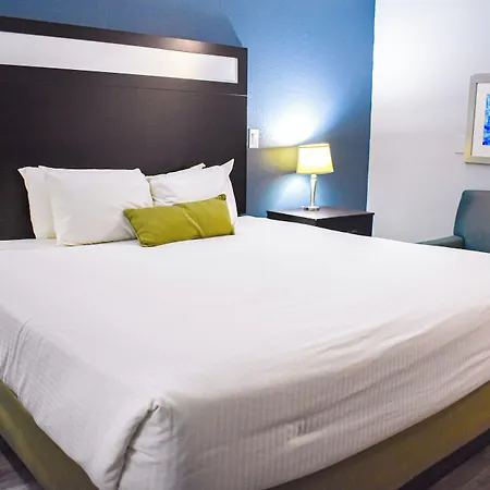 Baymont By Wyndham Midland Center-3