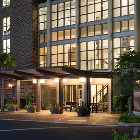 Hilton Garden Inn Charleston Waterfront/Downtown-3