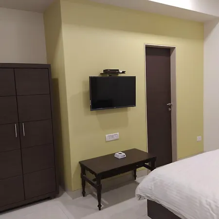Pals Hotel-2