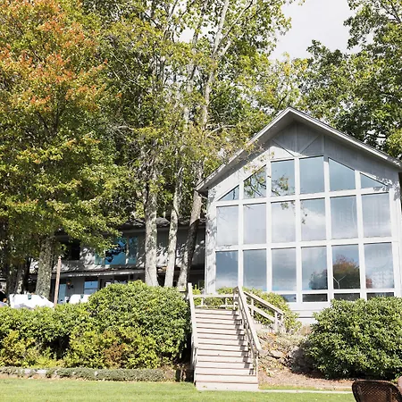 Inn At Crestwood-2