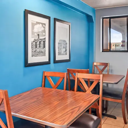 Travelodge By Wyndham Las Vegas Nm-2