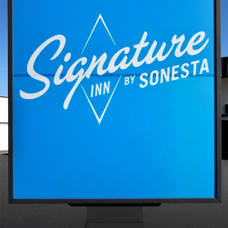 Signature Inn Medford Downtown - Newly Renovated-3