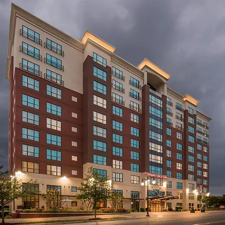 Hampton Inn & Suites National Harbor-Newly Renovated-3