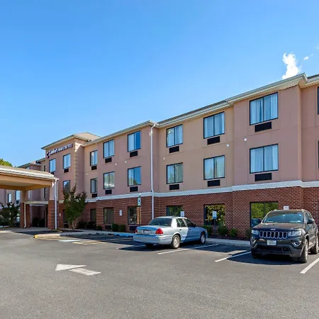Comfort Inn & Suites Cambridge-2