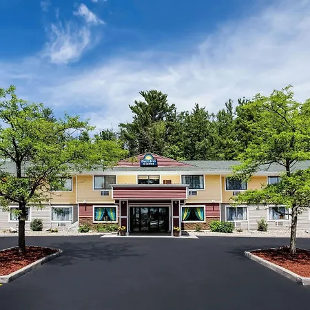 Days Inn & Suites By Wyndham Stevens Point-2