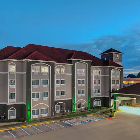 La Quinta Inn And Suites By Wyndham Paris-3