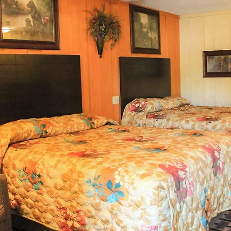 Charles Wesley Motor Lodge Downtown Broken Bow- Hochatown-2