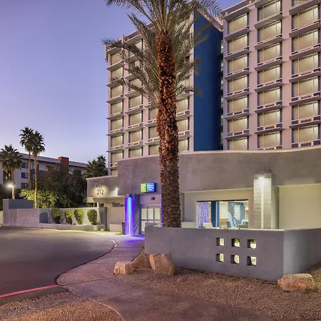 Holiday Inn Express & Suites Phoenix - Midtown, An Ihg Hotel-3
