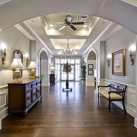 Hampton Inn & Suites Savannah Historic District-3