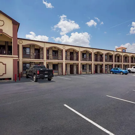 Americas Best Value Inn Buda-3