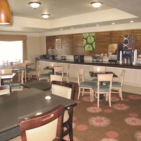 La Quinta By Wyndham Seguin-2