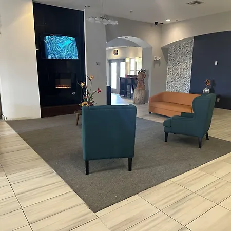 La Quinta Inn & Suites By Wyndham Albuquerque Midtown-3