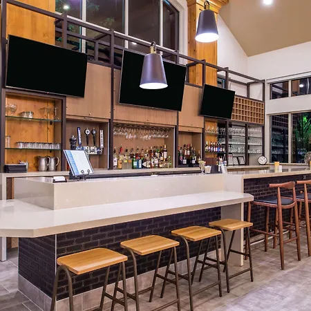Hilton Garden Inn Bend-3