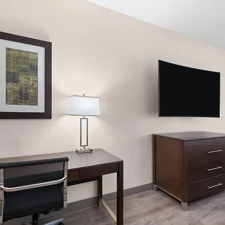 Wingate By Wyndham Destin-2