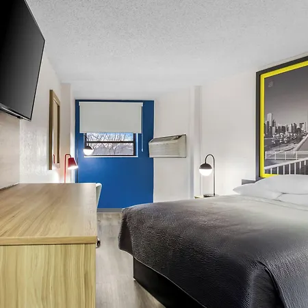 Super 8 By Wyndham Chicago Il-3
