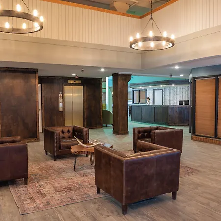 The Plaza Condominiums, A Vail Resorts Property-2