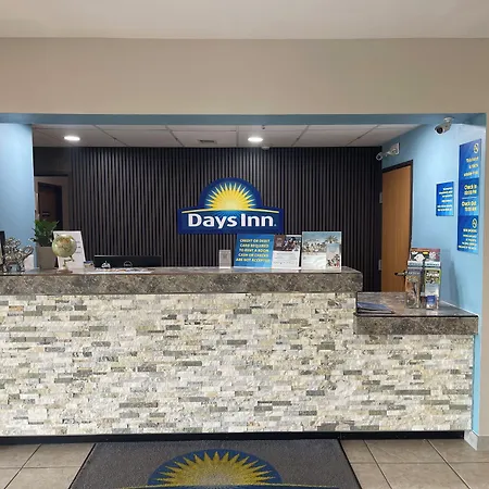 Days Inn By Wyndham Jefferson City-2