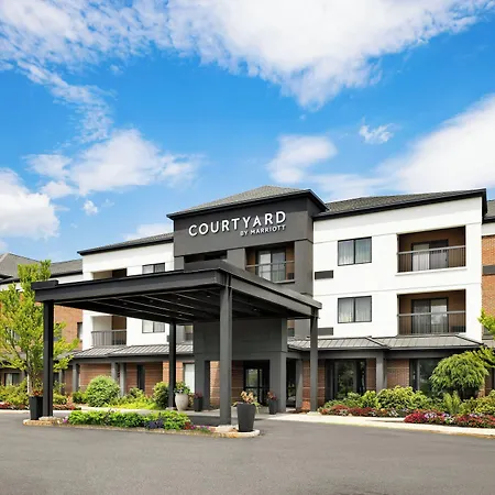 Courtyard By Marriott Concord-3