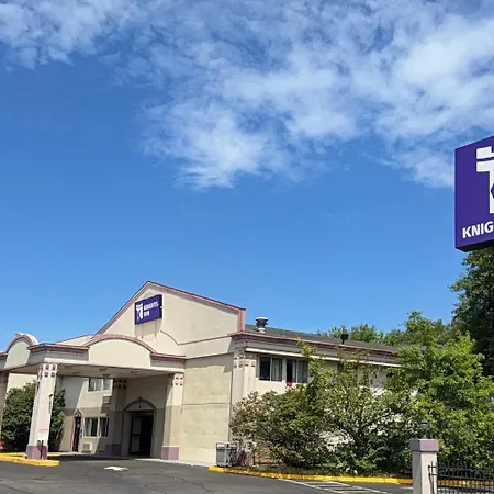 Knights Inn Hartford-3